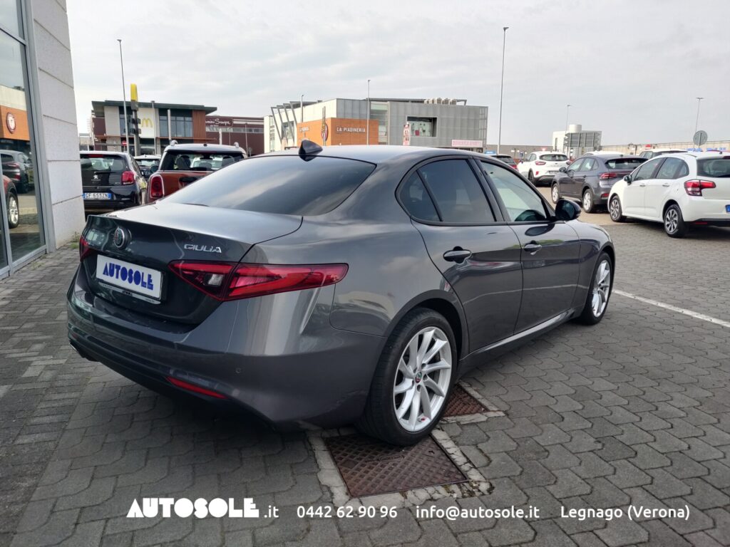 Alfa Romeo Giulia 2.2 Business Automatica