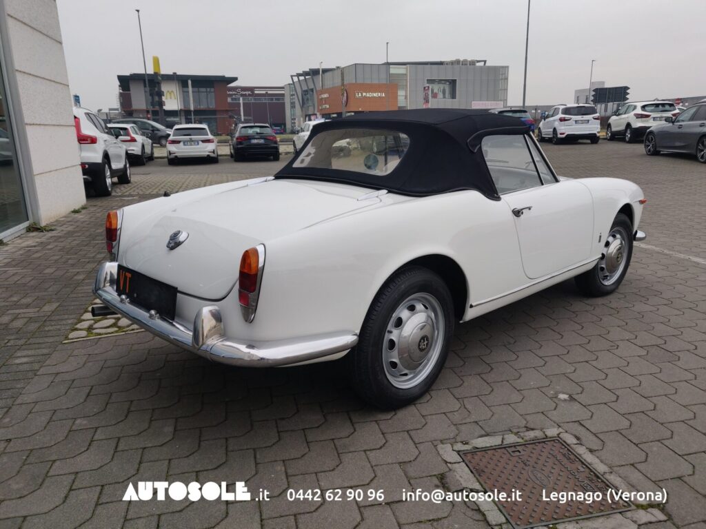 Alfa Romeo Giulietta Spider Type 101